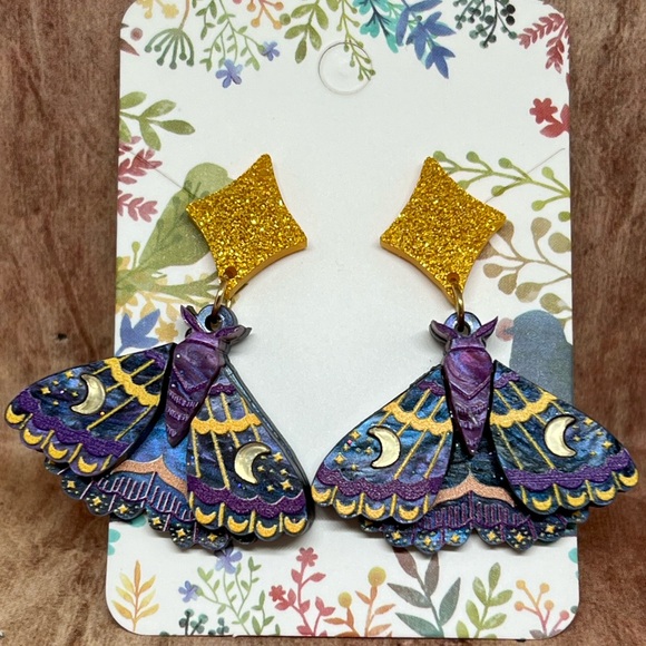 Gorgeous LUNAR MOTH 🌙🦋 lightweight layered acrylic earrings - Picture 2 of 4